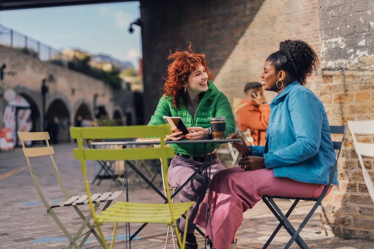 Friends at a cafe